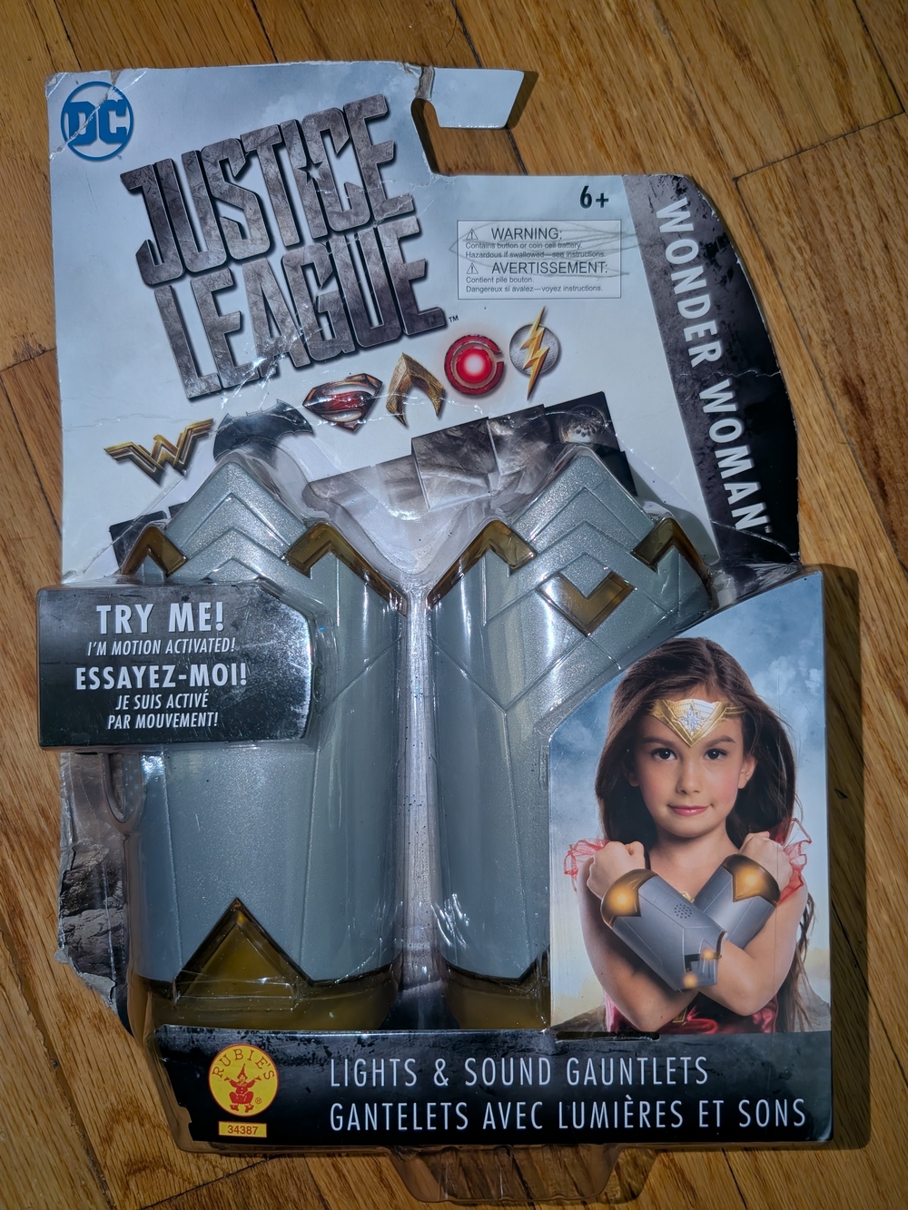 Justice League Wonder Woman By Rubie's Lights & Sound Costume Gauntlets